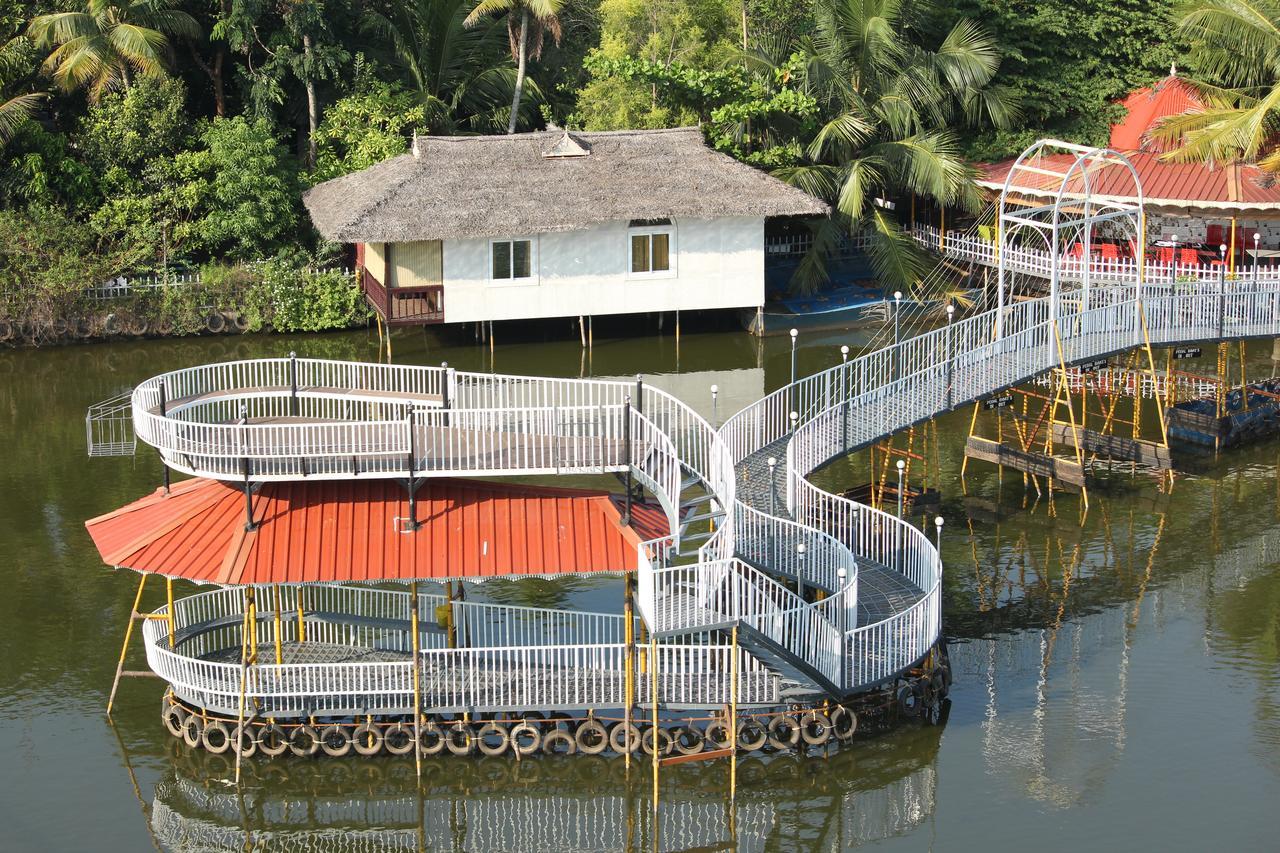 Mango Meadows Hotel Kottajam Kültér fotó